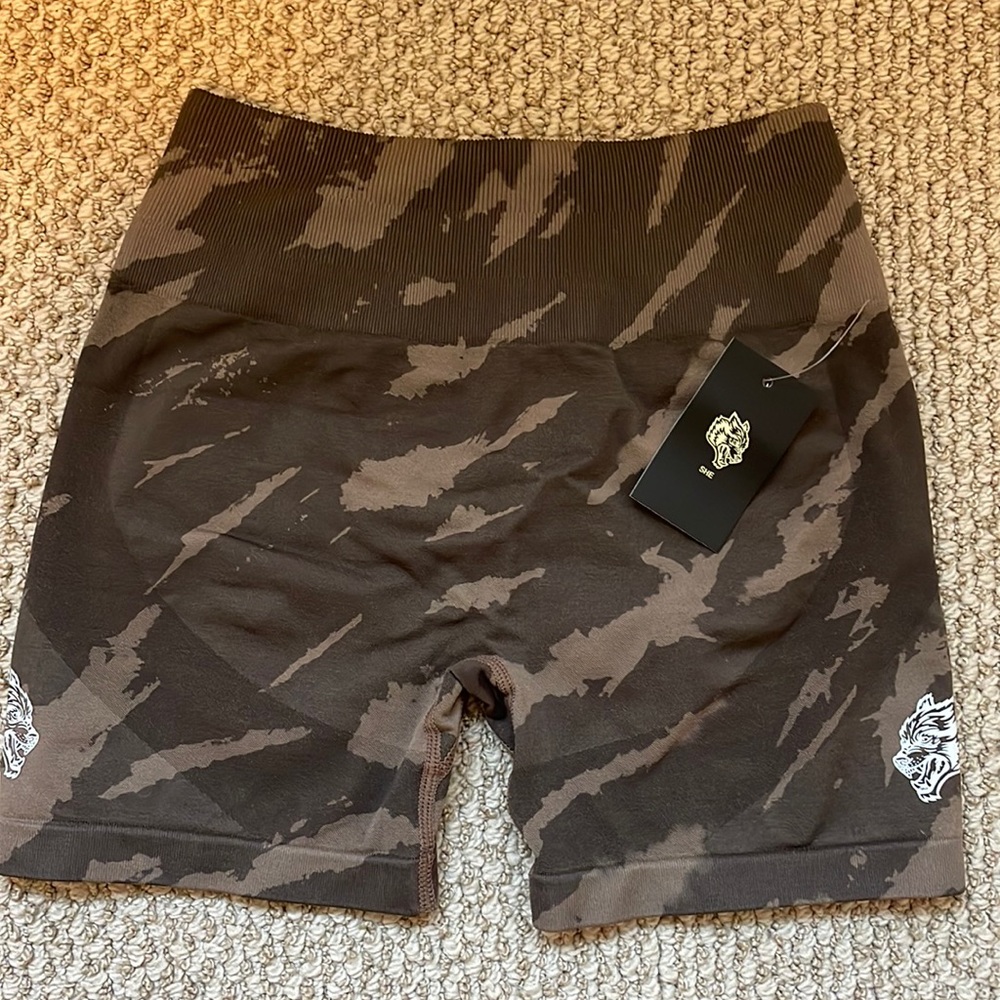 NWT DARC SPORT wolves Emerson seamless shorts